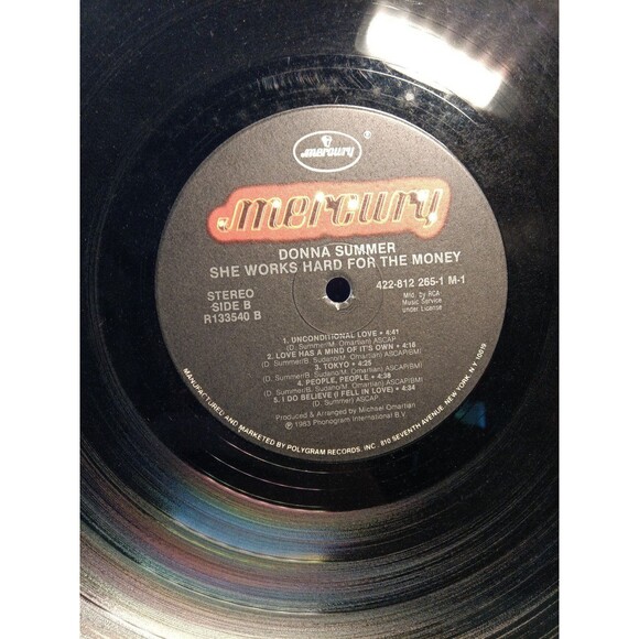 Vintage Donna Summer "She Works Hard for the Money" lp, 1983 - Picture 7 of 7